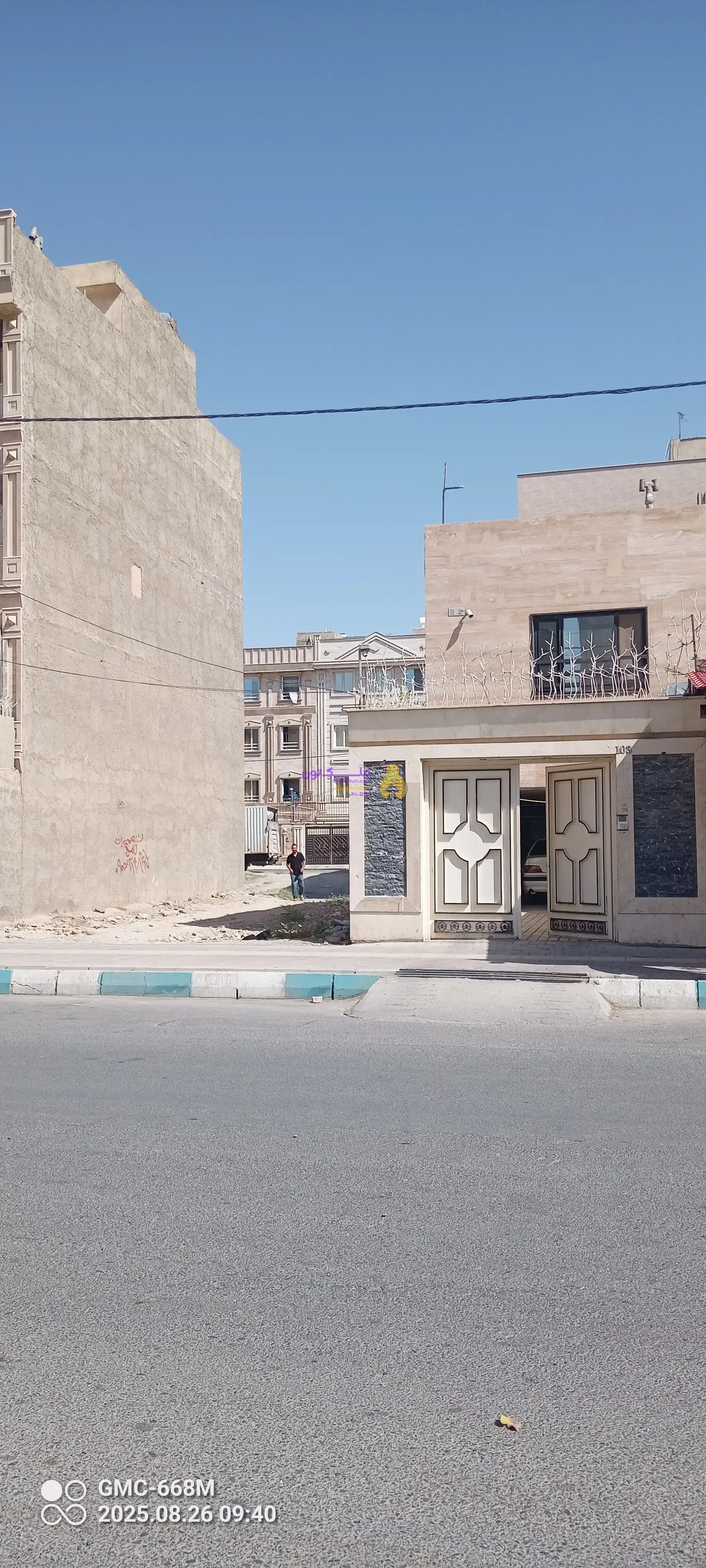 ملک تک واحدی دارای یک باب مغازه ۲۱متری وفعال میباشد