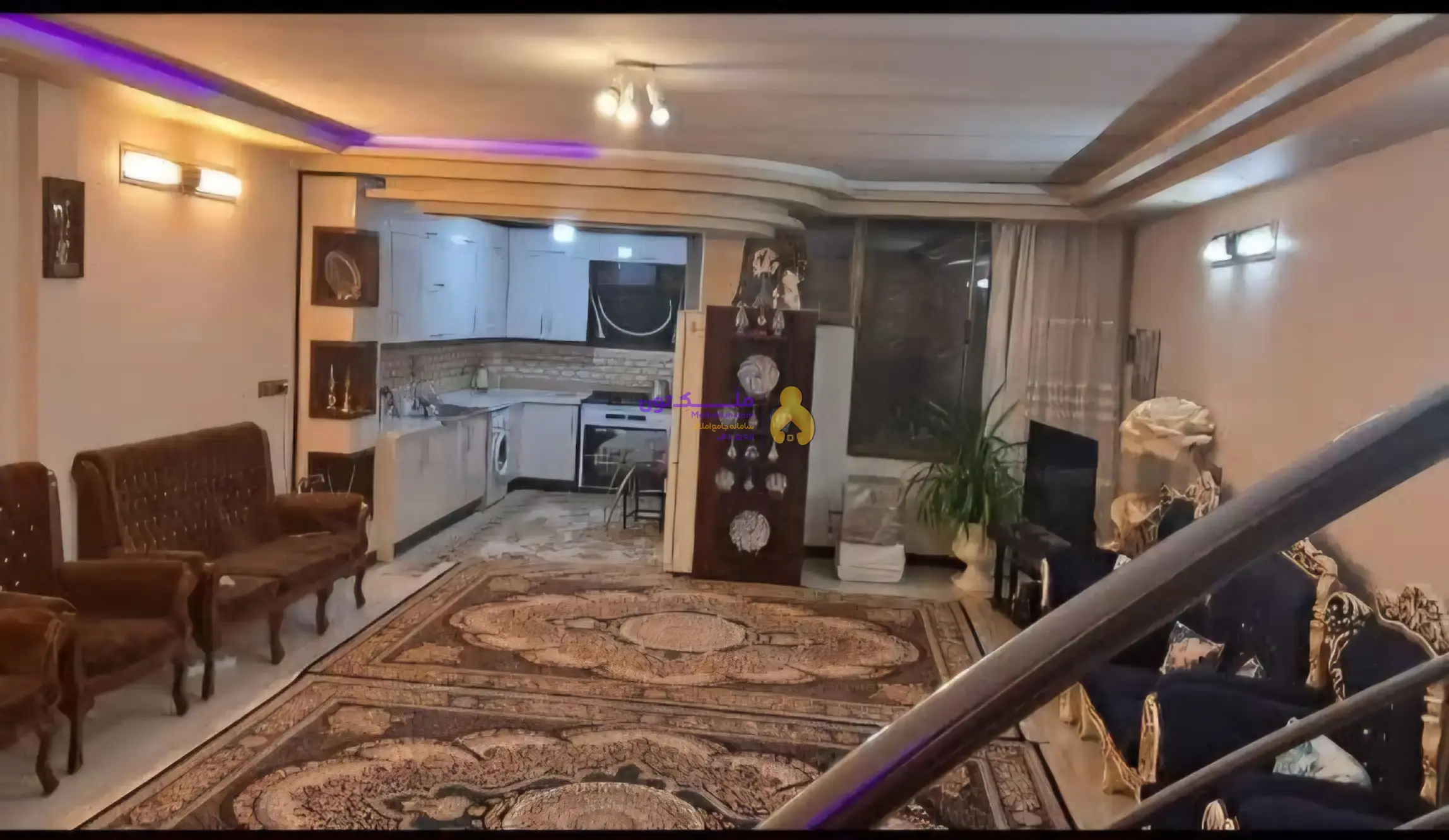 منزل دوطبقه ونیم