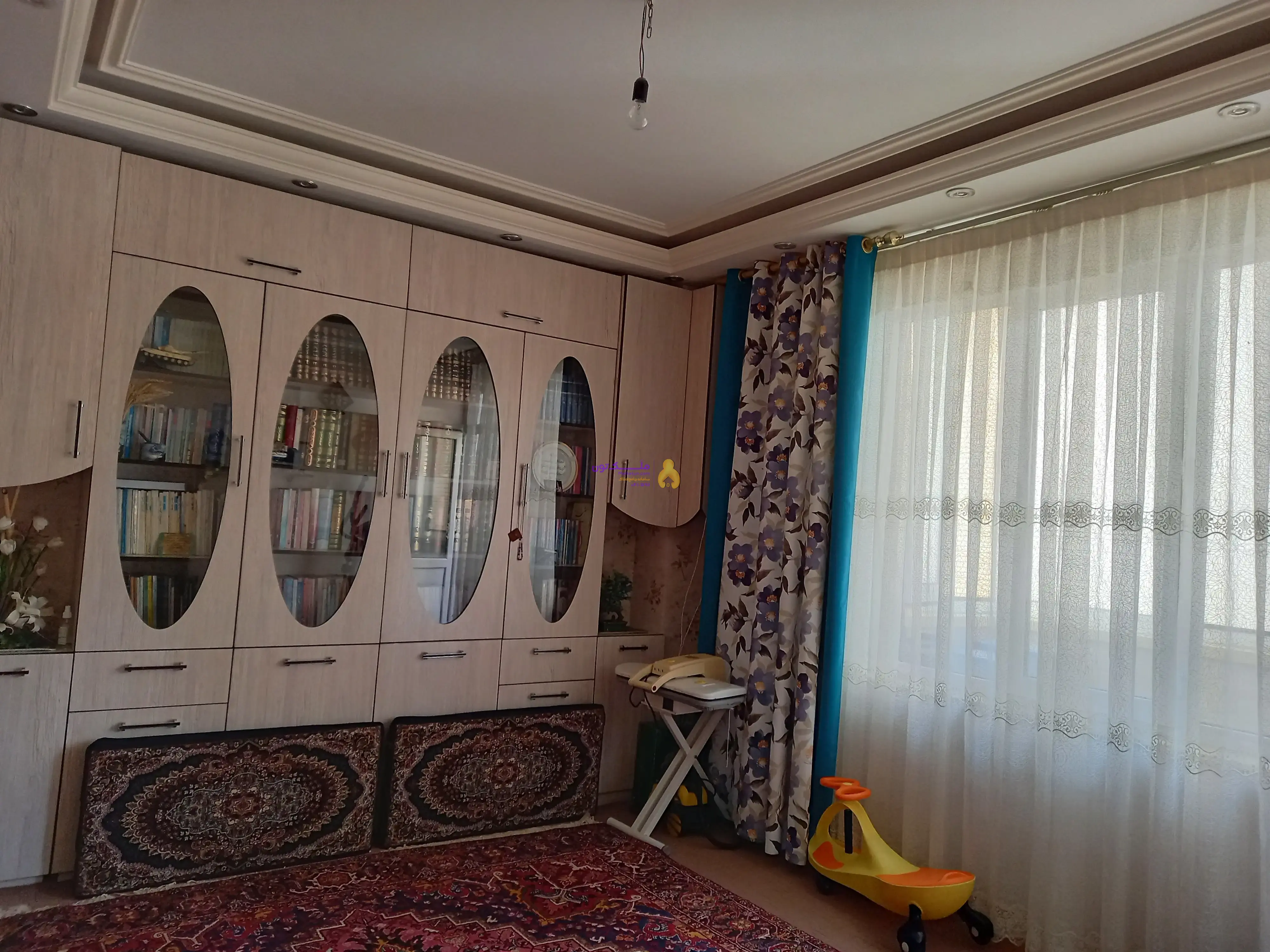 فروش آپارتمان ۱۳۲مترسه خوابه ،جنوبی ،پرواز