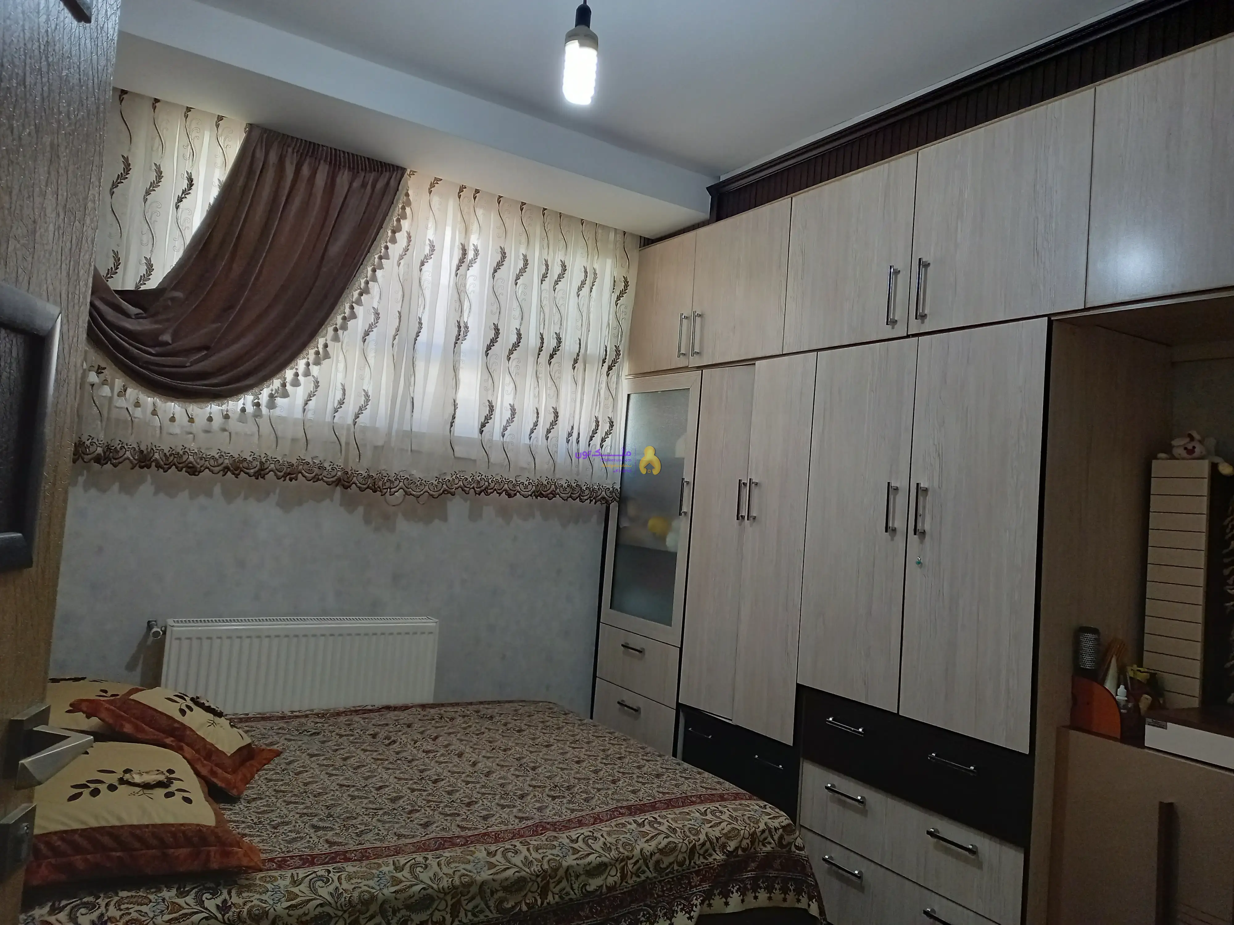 فروش آپارتمان ۱۳۲مترسه خوابه ،جنوبی ،پرواز