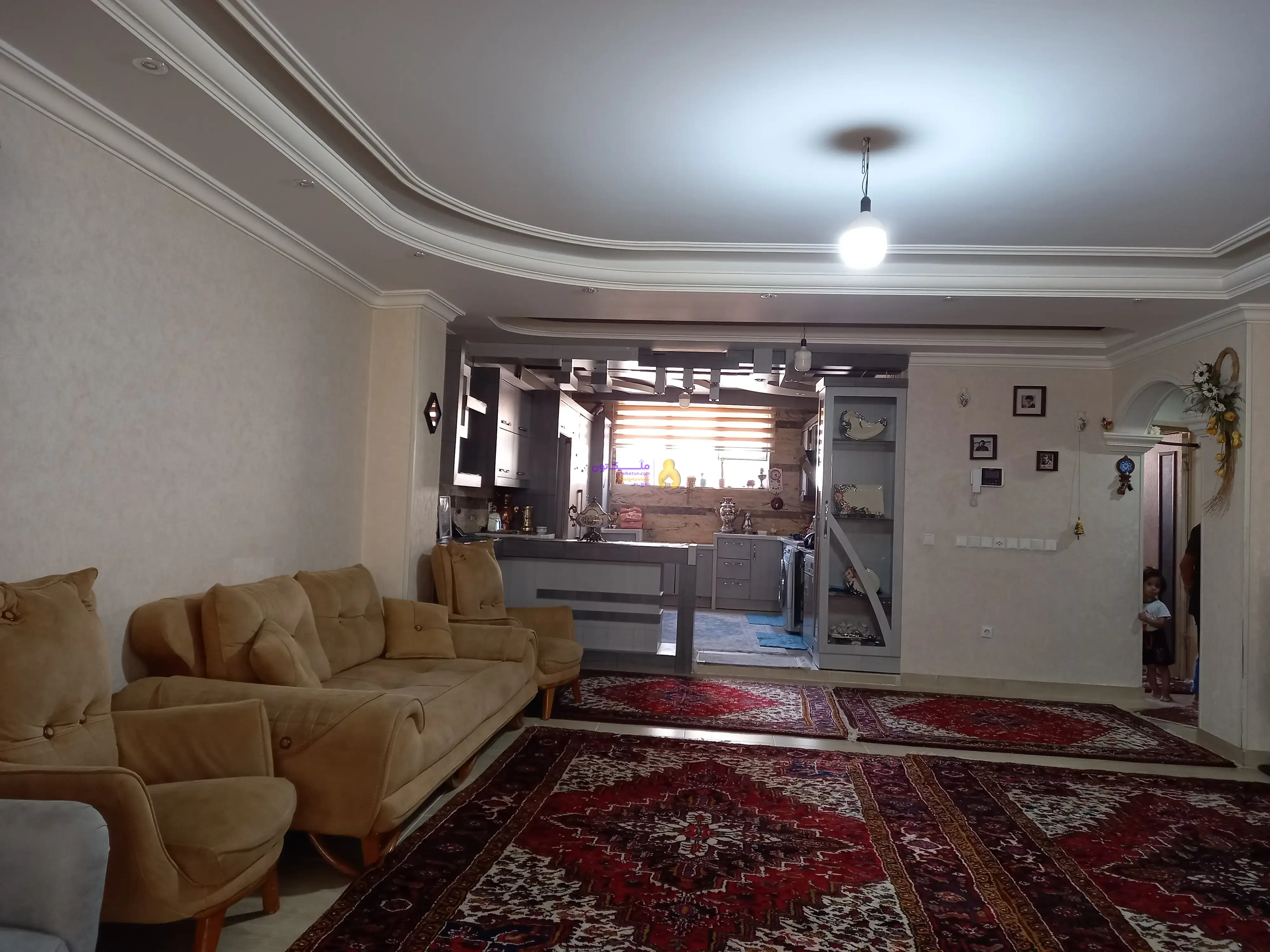 فروش آپارتمان ۱۳۲مترسه خوابه ،جنوبی ،پرواز
