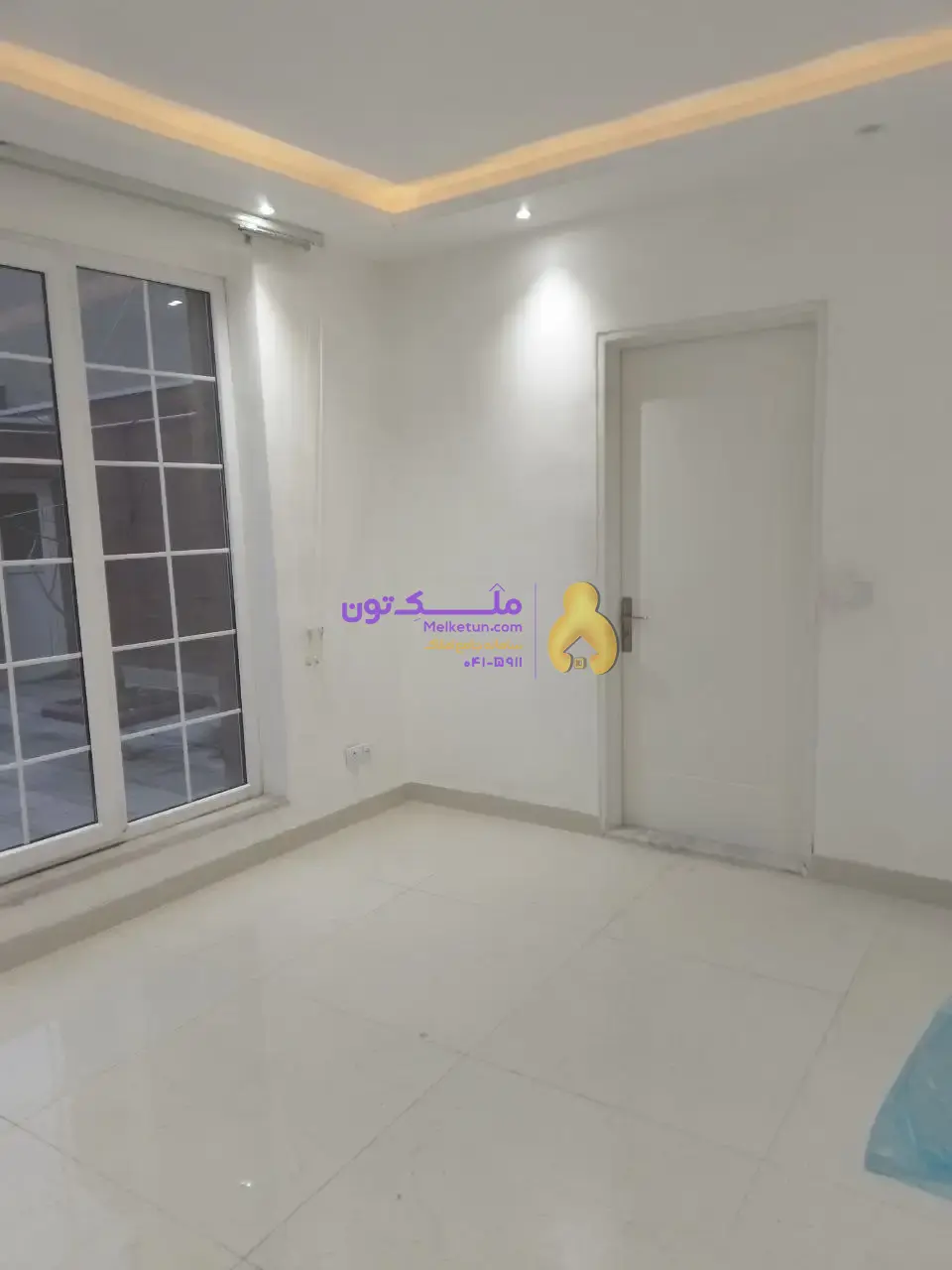 رهن خانه دربستی ۳۰۰ متر واقع در میدان ساعت