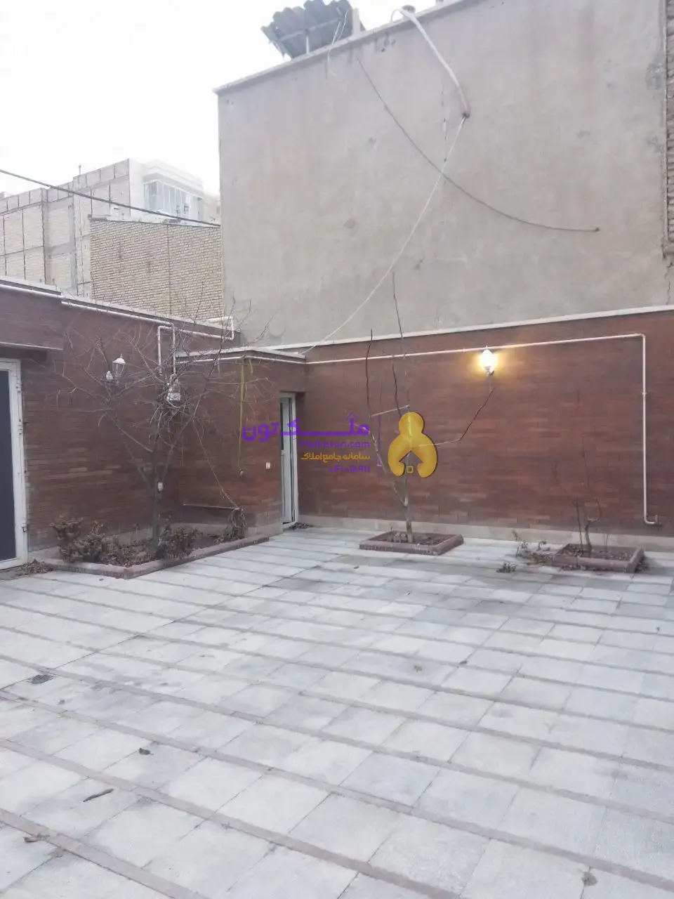 رهن خانه دربستی ۳۰۰ متر واقع در میدان ساعت