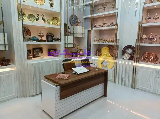 ملک تجاری بوده و 25 متر در محله باغ گلدسته