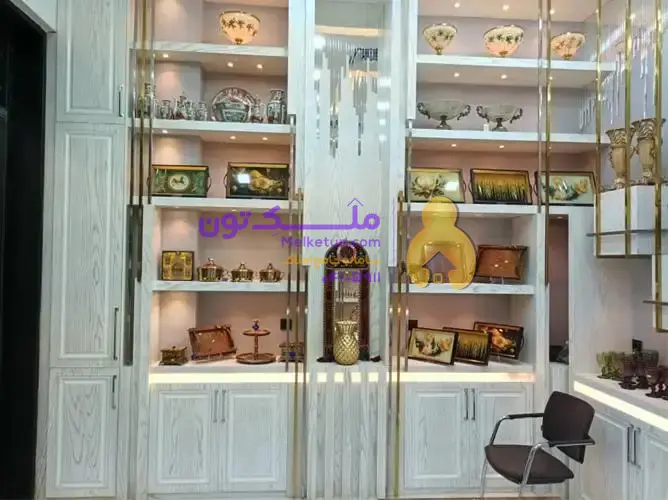 ملک تجاری بوده و 25 متر در محله باغ گلدسته