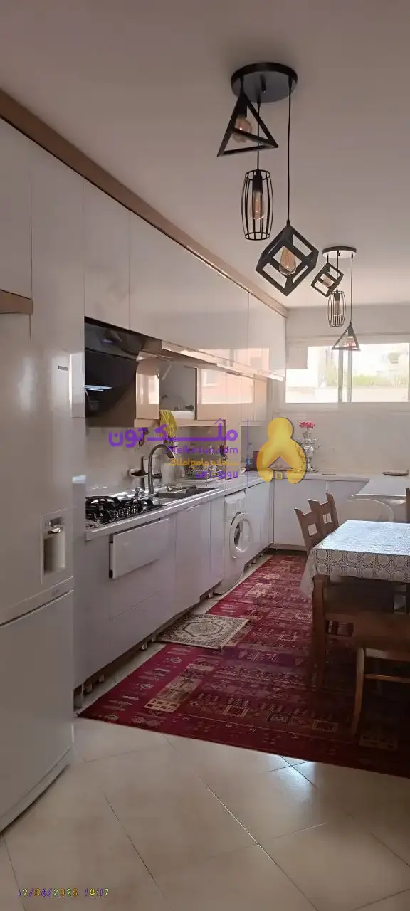 اپارتمان ۳ خوابه با بهترین موقعیت مکانی و فول امکانات